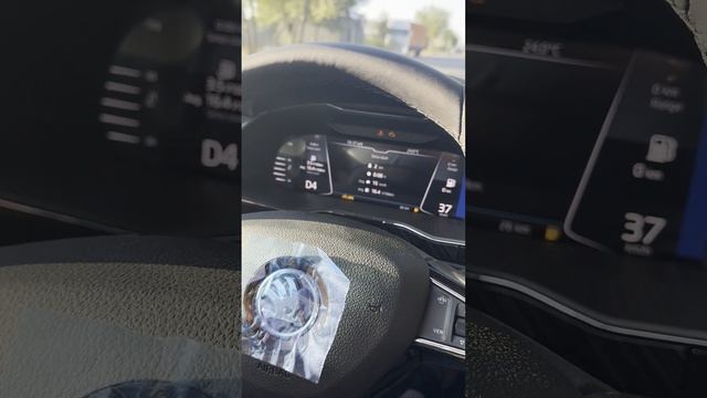 🚗 Откройте для себя Шкоду Суперб: идеальный лифтбек!