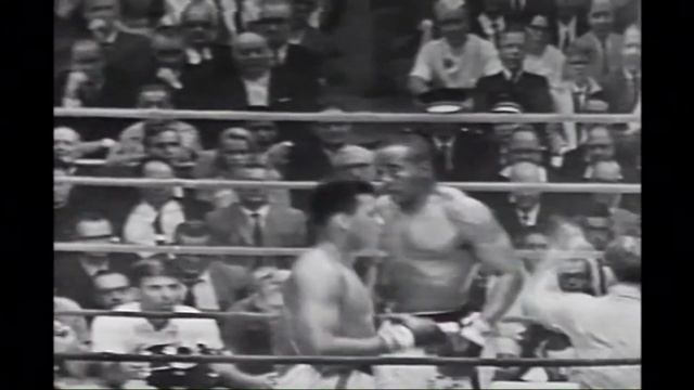 Muhammad Ali vs Sonny Liston ❶