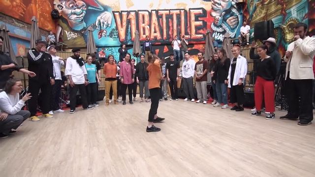 V1Battle.  Анастасия Иванова. Голос Дети 6.