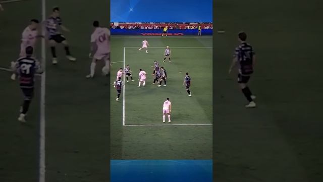 Этот пас от Лео Месси | This pass is from Leo Messi