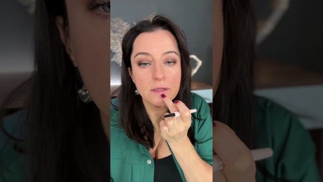Как поднять уголки губ с помощью карандаша - лайфхак от Жанны Сан-Жак