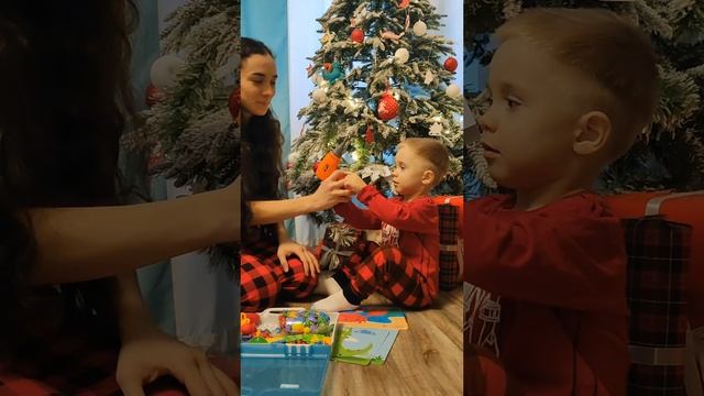 Распаковка новогодних детских подарков. Часть 3✨