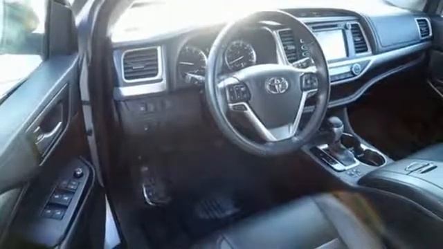 Used 2017 Toyota Highlander North Canton, OH #810218-1