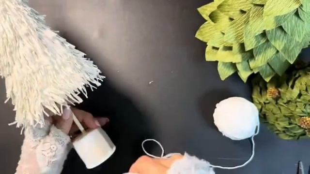 своими руками декор к Рождеству, четыре елки из крепированной бумаги 🎄🎄🎄🎄