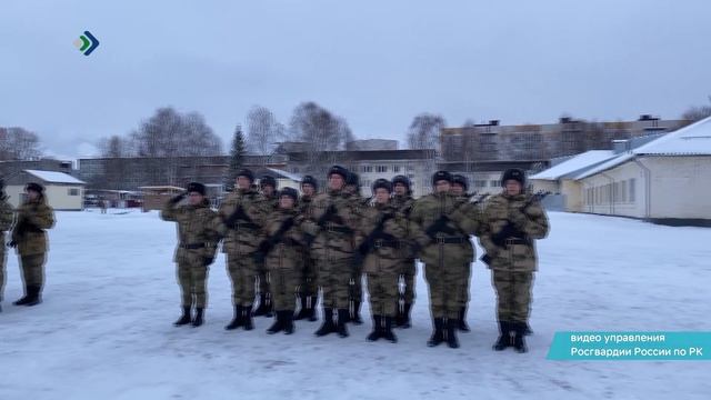 В Сыктывкаре военнослужащие по призыву торжественно приняли присягу