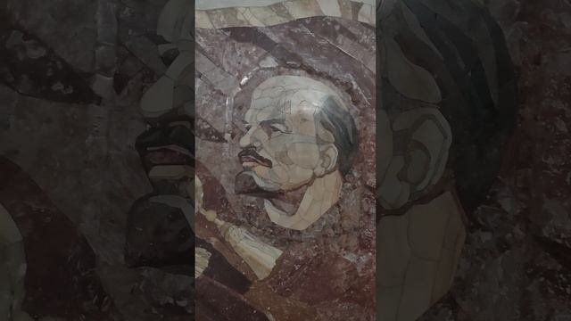 Ленин на станции метро Бауманская