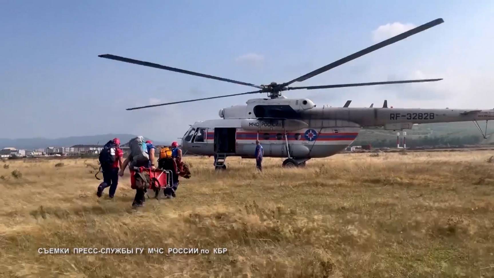 Свой профессиональный праздник российские спасатели