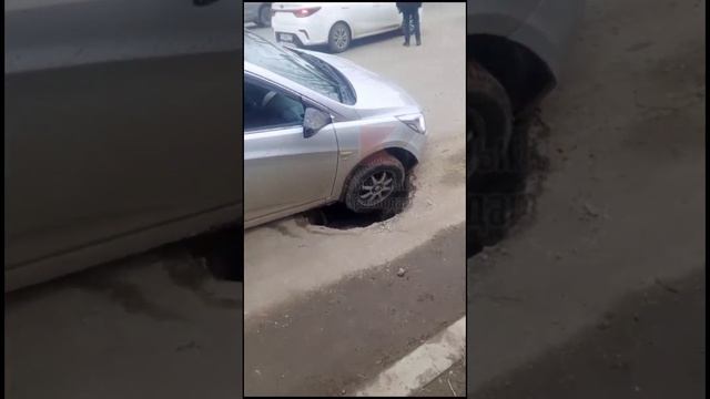 Новая дорога в Краснодаре которую делали 2 года, немного устала за пару месяцев