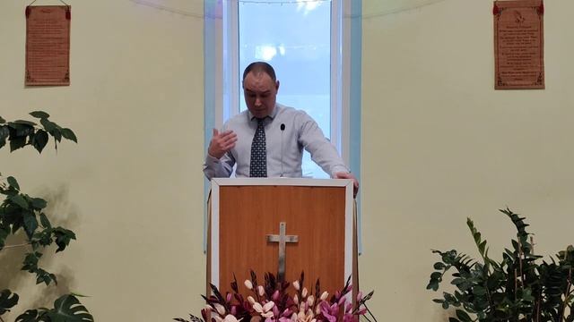 Смотрите на жизнь и ее проблемы глазами Павла» 
(Филиппийцам 1:12-20)
Виталий Смирнов