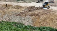 Строительство, засыпка, большая глубина грунт сползает в воду