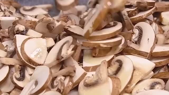 Даже остыть не успеет! Обалденный закусочный пирог, на новый год !!!