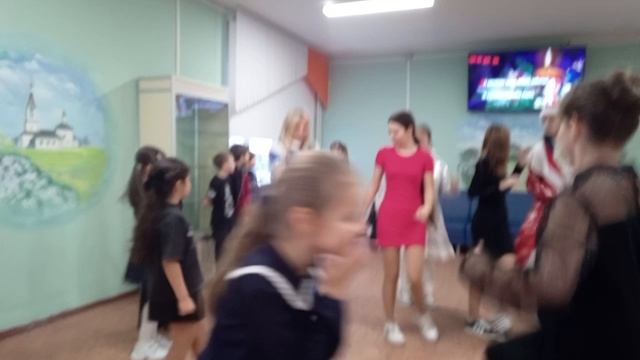 даже маленькие дети готовятся к новому году
