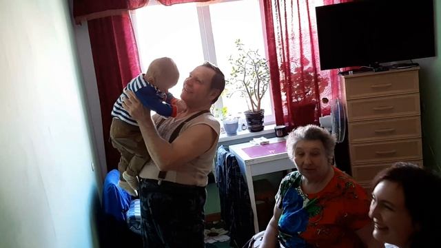 8 лет назад это был я.mp4