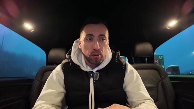 УКРАИНСКИЙ ПАТРИОТ СЛАВИТ СИМВОЛИКУ ВЫМИРАТОВ НО ВОЕВАТЬ НЕ СПЕШИТ.
