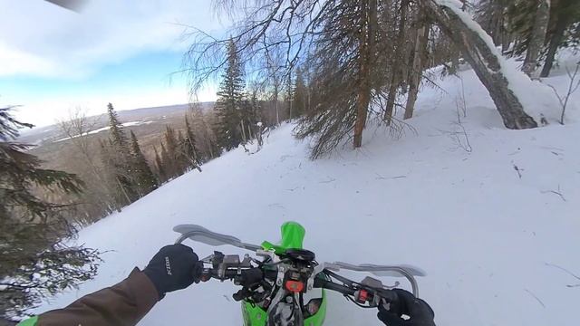 Гусеничный мотоцикл в горах .#сноубайк#snowbike#моехобби