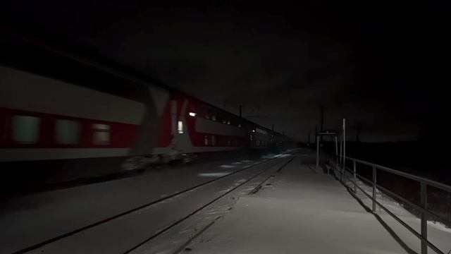 ЭП20-003 в новом окрасе с фирменным поездом 025Г "Италмас" сообщением Ижевск - Москва