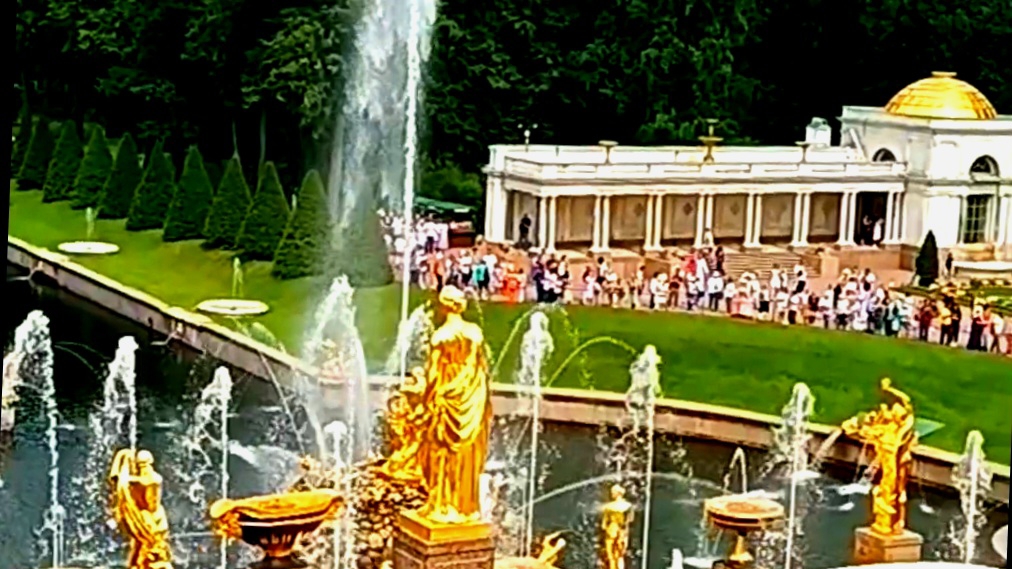 Великолепие фонтанов Петергофа!