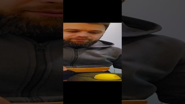 как питаюсь я и как ест моя жена 😁