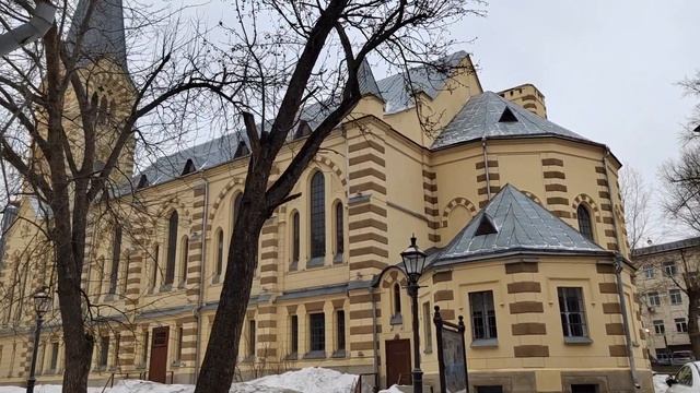 Кафедральный собор святых апостолов Петра и Павла. Москва. Старосадский переулок.