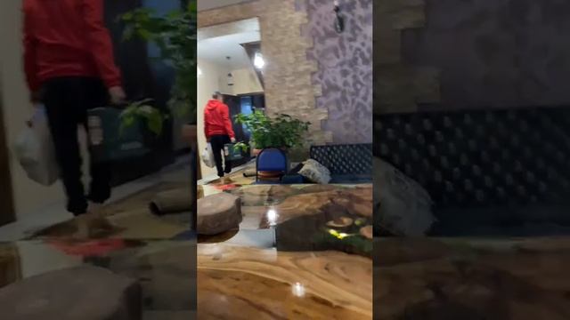 Эксклюзивный стол.