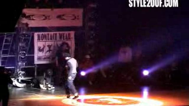Breakdance Worldcup2001 Robot Dance-011