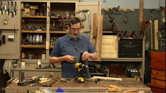 47. Fitting a Chisel Handle｜Paul Sellers