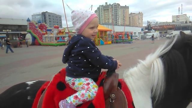 Арина на лошади июнь 2019г