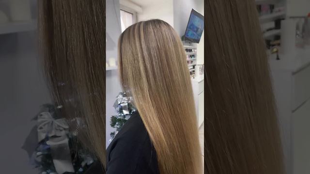 Окрашивание волос в салоне красоты BLIK