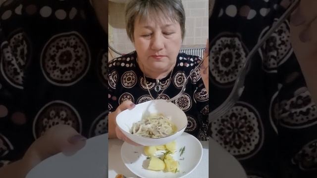 Мукбанг. Балык из толстолобика и селёдка с луком.Вкуснотища!
