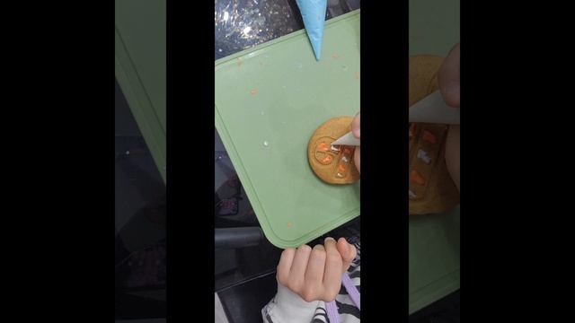 расписала пряники