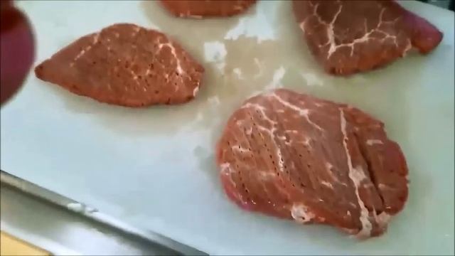 Профессиональный размягчитель мяса.