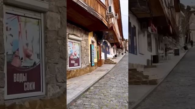 Поселок Гурзуф, Крым. Здесь любили отдыхать и черпали вдохновение Пушкин, Чехов и Шаляпин