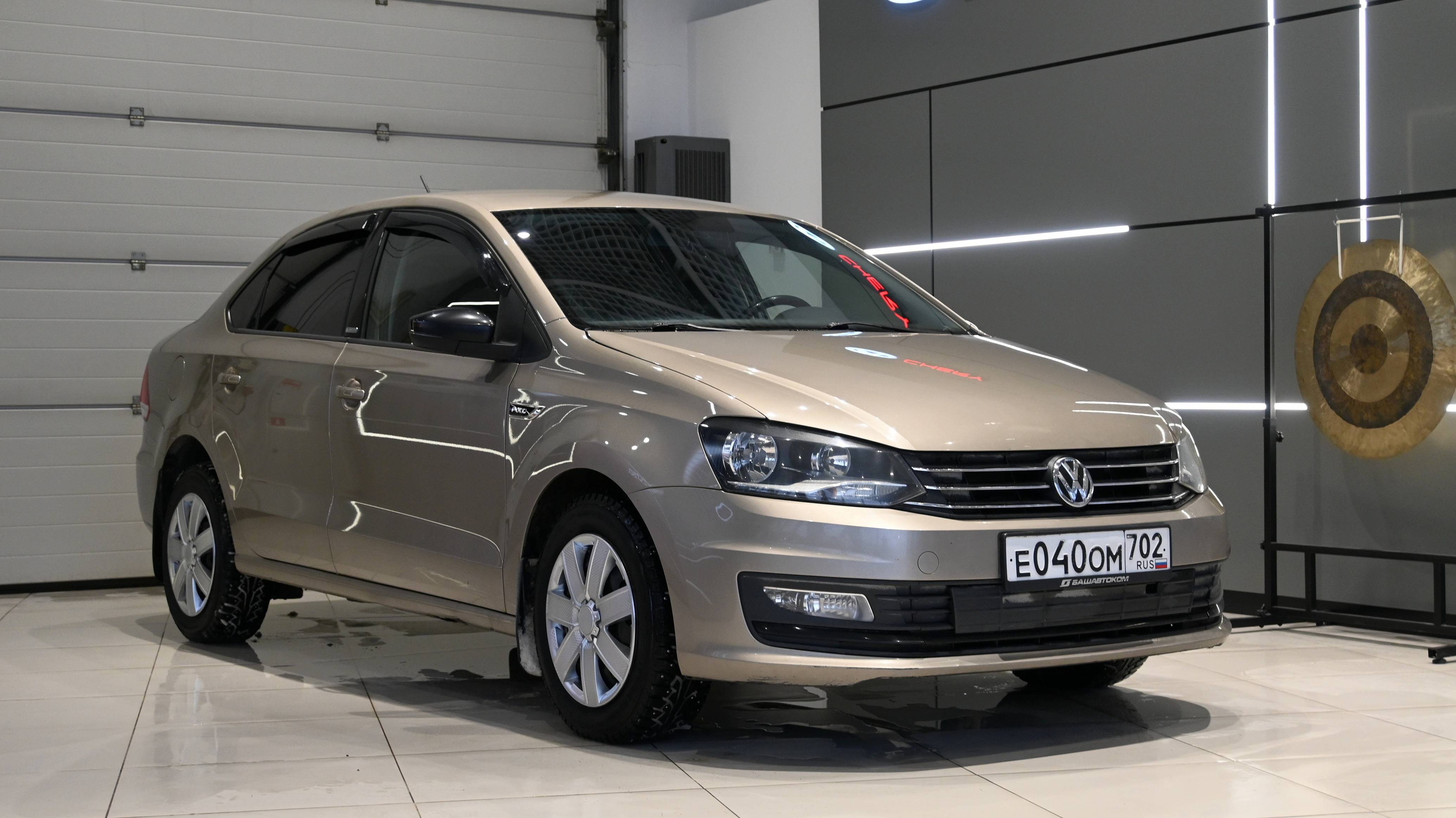 Volkswagen Polo (2017) 057293