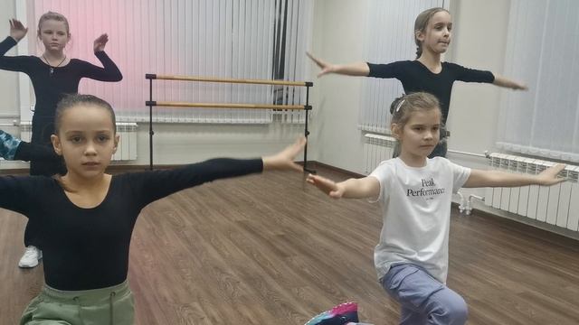 Репетировали танец