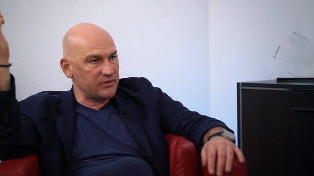 Что-то не так с бизнес-тренерами и коучами | Радислав Гандапас