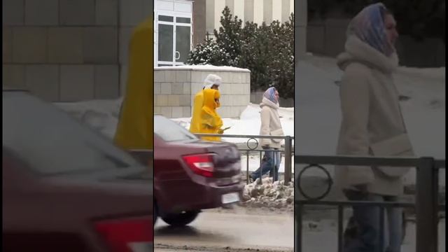 👀 Желтого Деда Мороза заметили в Ульяновске