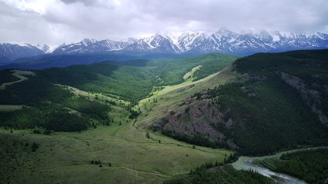 Впадение реки Таджилу в Чую.