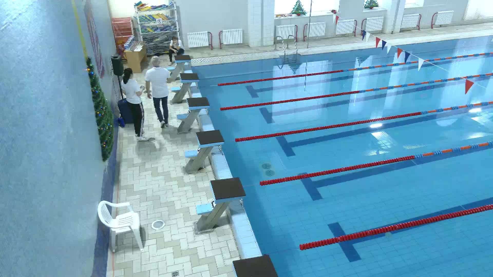 Соревнования по плаванию на приз Деда Мороза