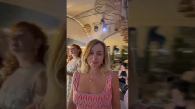 На вечеринке от школы вокала, в которой учусь