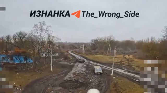 На кадрах удар FPV-дроном по транспорту ВСУ в Курской области.