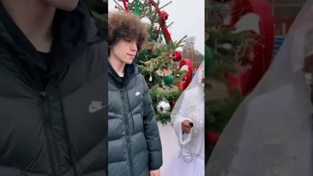 Парочка «Литр Энжера» повторила TikTok-тренд с VEI-боксами от Адель