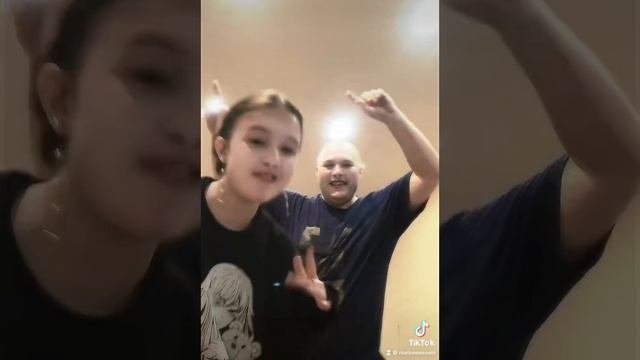 с дочкой в танце