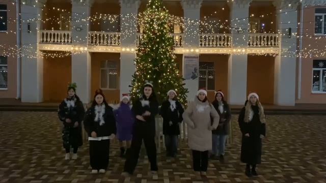 Ставропольский краевой Дом народного творчества запускает НОВОГОДНИЙ НАРОДНЫЙ ФЛЕШМОБ.