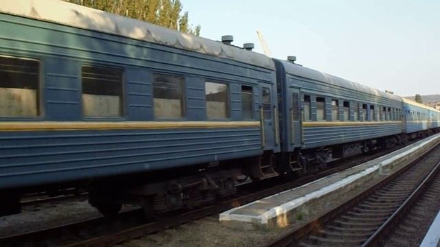 ТЭП70-0210 с поездом Феодосия - Джанкой (2.08.2016)