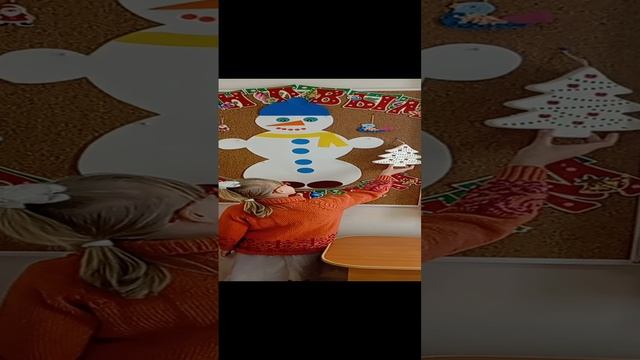 Из жизни особенного ребёнка... Ирина изучает стенд 🙂