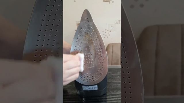 Если образовалось пригоревшее пятно на утюге 🤯
