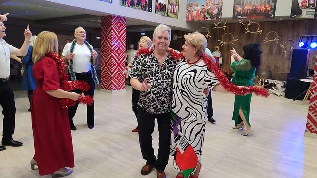 А надо влюбиться..... 28.12.24.