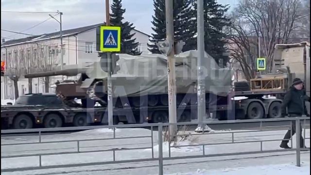 В Нижний Тагил доставили американский танк M1 Abrams на авторазбор.