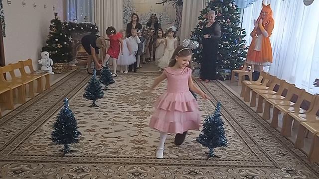 Фрагмент утренника группа "Теремок"