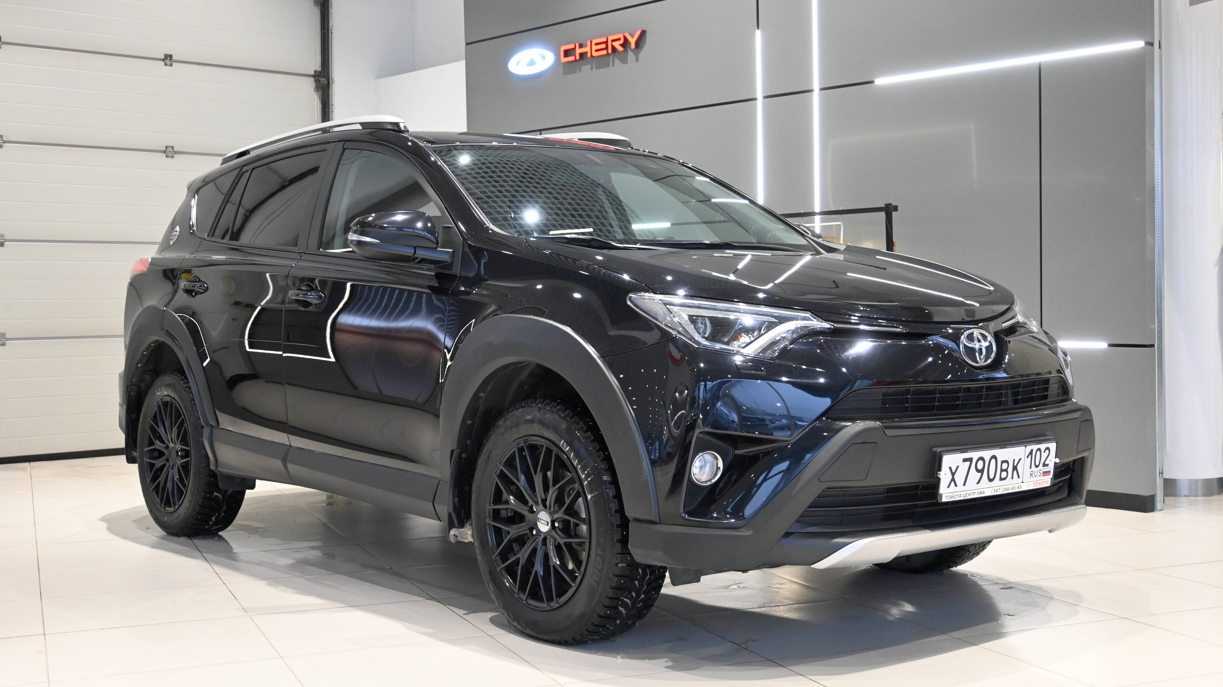 Toyota RAV4 (2018) 030089